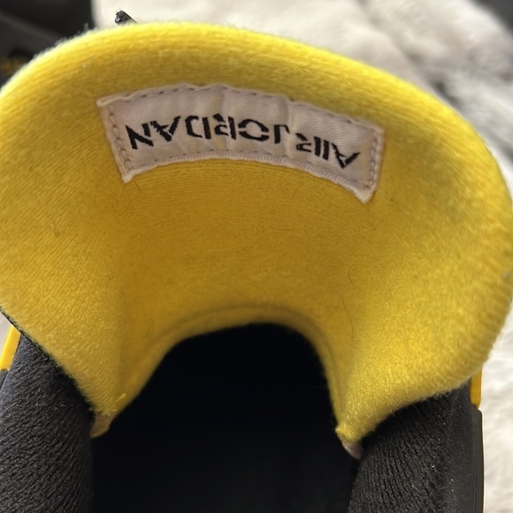 Air Jordan 4 Retro “thunder” sneakers 2012 size 10 - Picture 8 of 12